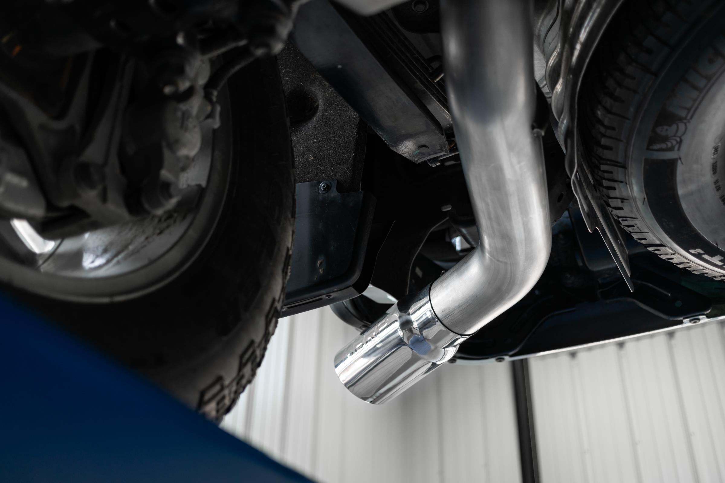 4 Inch Cat Back Exhaust System Single Side Exit 20-Up Silverado/Sierra 2500/3500 HD 6.6L V8 Armor Pro MBRP